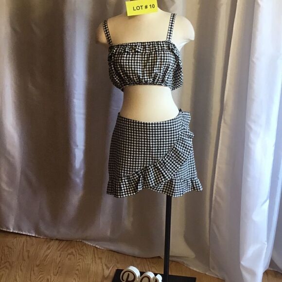 Seersucker gingham in black & white top & skort st - Picture 2 of 15